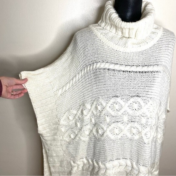 Loft Poncho Sweater Cable Knit Turtleneck Tunic Acrylic Ivory Size Medium Large - Picture 3 of 10